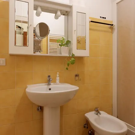 Apartment Dimora Rimbaud, Tra Sogno E Realta