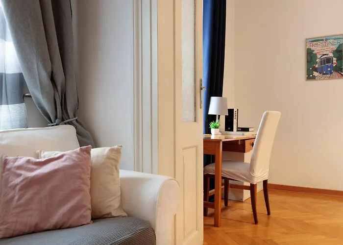 Dimora Rimbaud, Trieste Tra Sogno E Realta * Triest