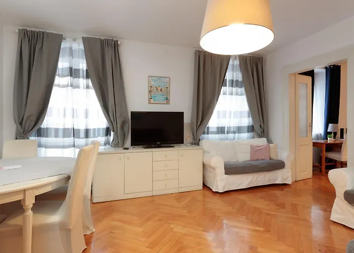 Apartment Dimora Rimbaud, Trieste Tra Sogno E Realta